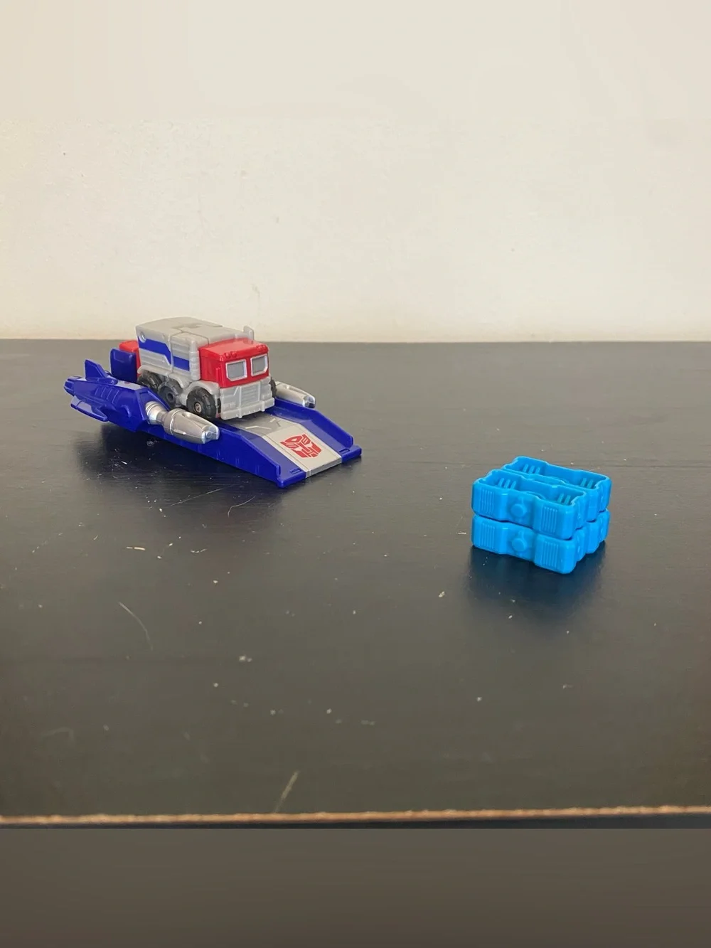 Tomy Hasbro Transformers Optimus Prime Bot Shots Autobot Launcher Blue Bricks